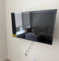 LG Smart TV 43”
