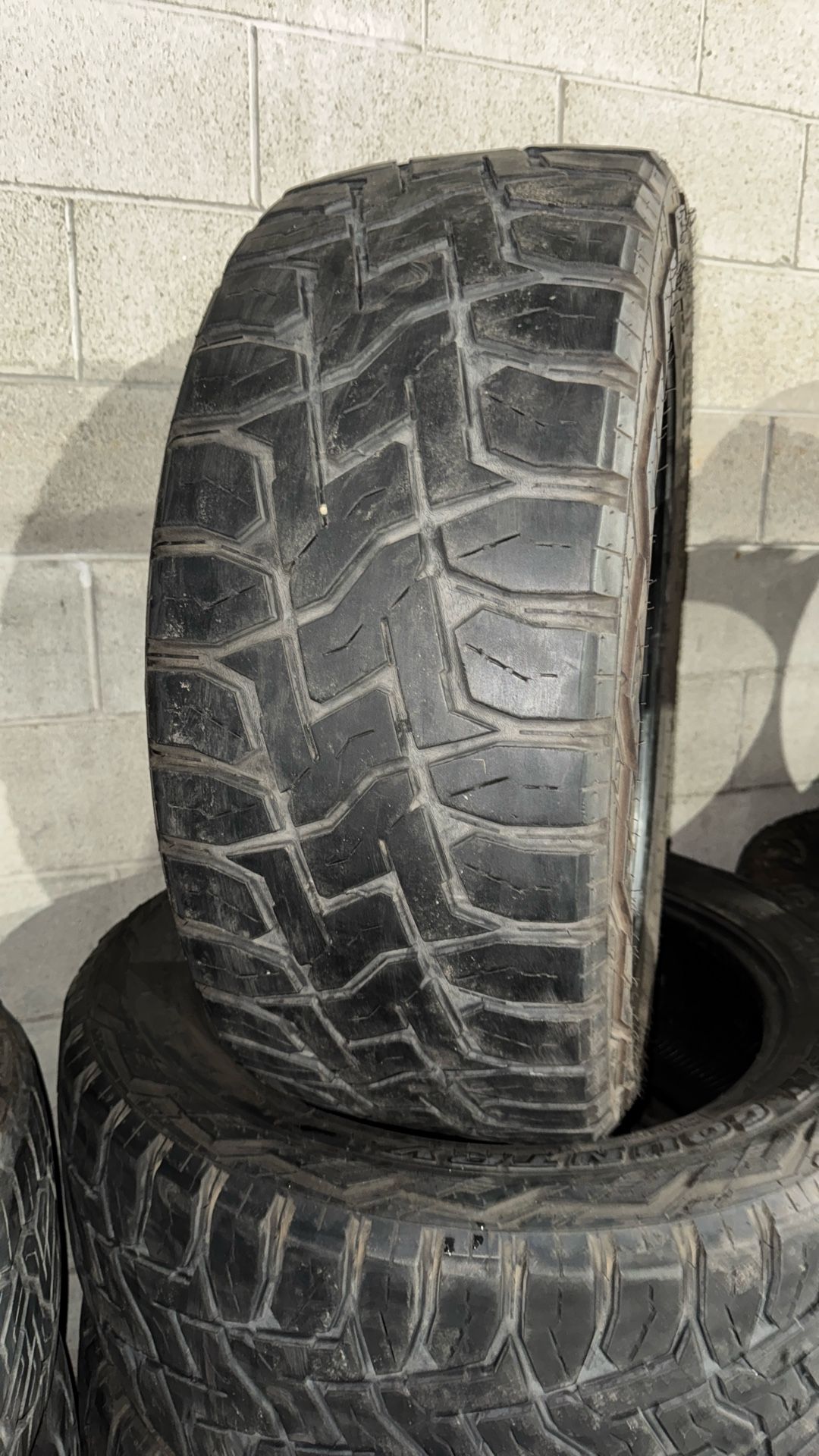 4 Used Tires 35x12.50R22 Toyo R/T