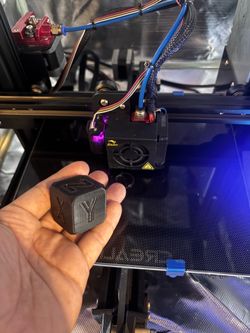 Ender 3 pro 3d printer with cover