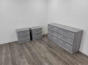 Dresser and 2 Nightstands - Cómoda y 2 mesitas de noche