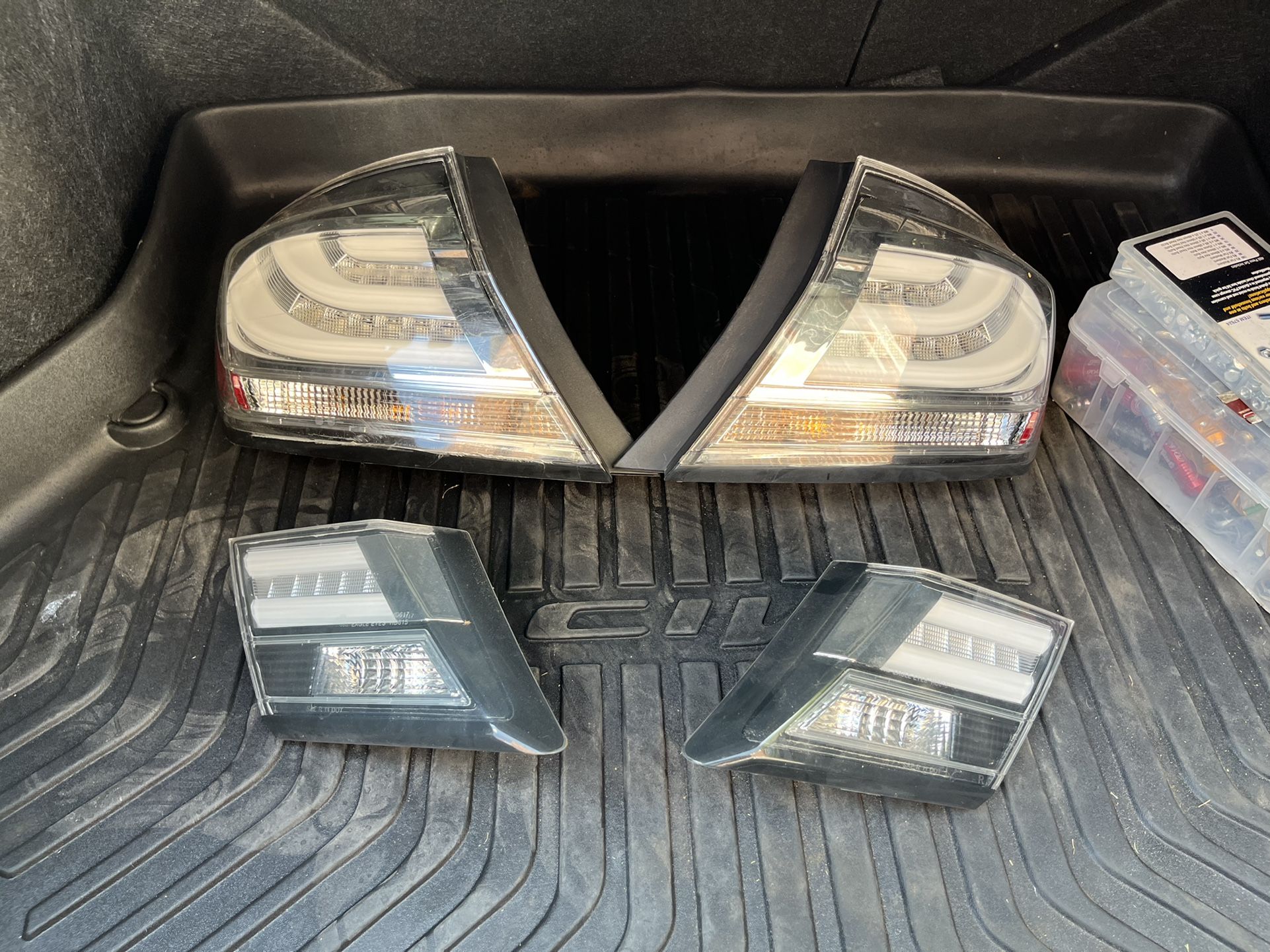 9th Gen Civic Clear Taillights USED