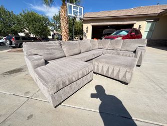 Sectional Couch - Free Delivery