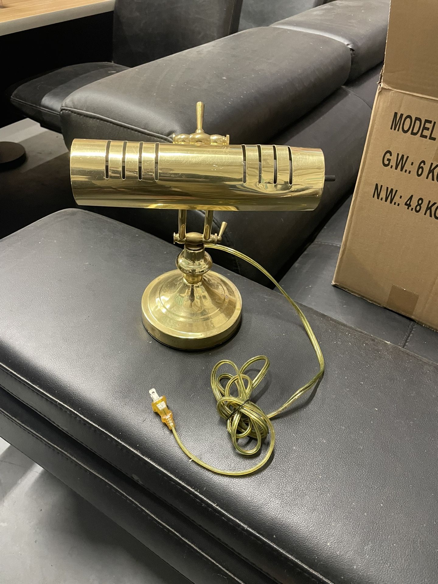 vintage desk lamp - working