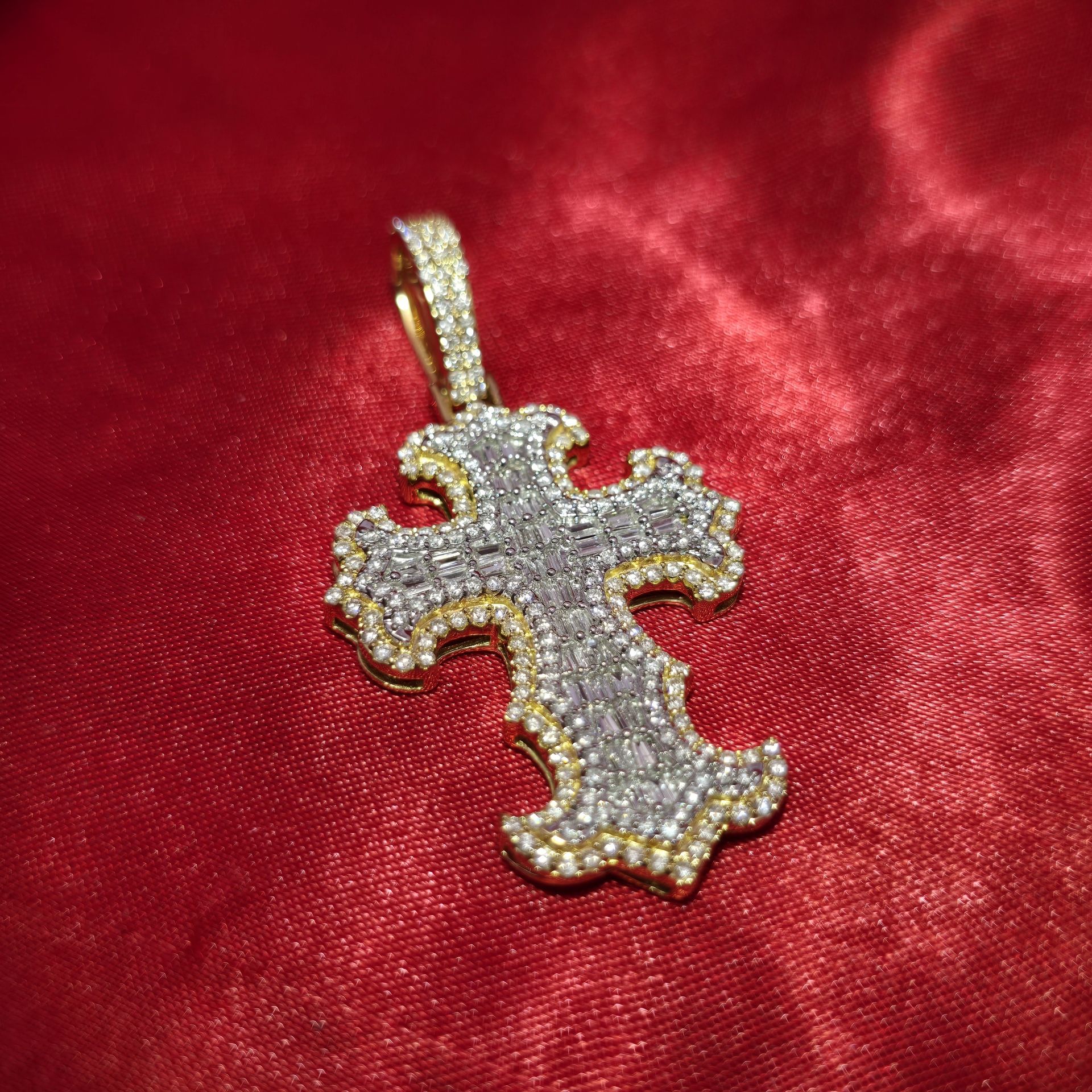 10k Yellow Gold Diamond Money Bag Pendant 2.00 ctw