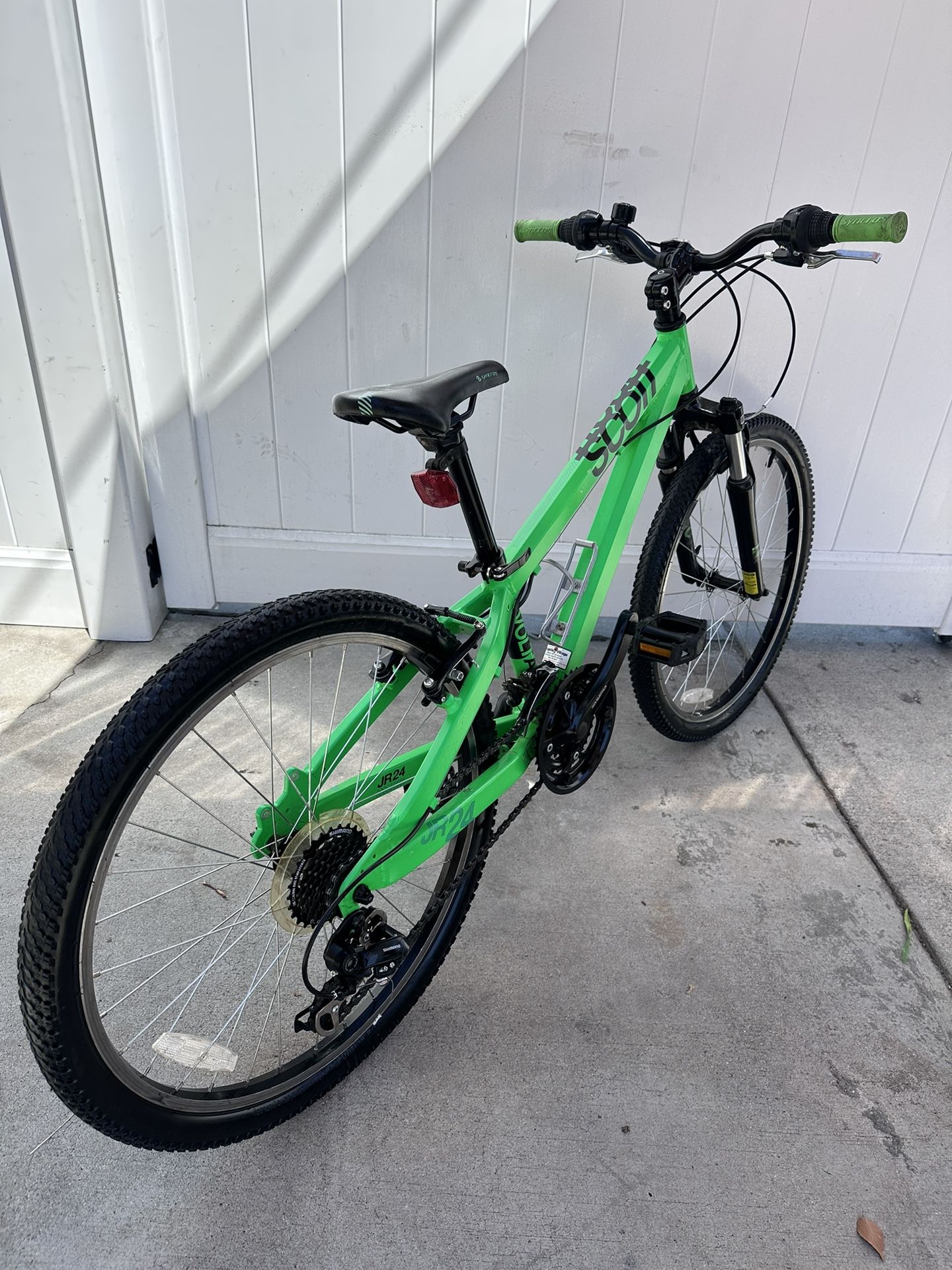 Scott Voltage 24” JR Green Mountain Bike 21 Speed for Sale in La