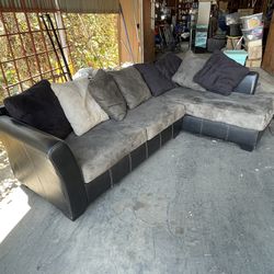 2 Piece Sectional Sofa W/Chaise