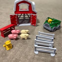 Green toys Barn Play Set 