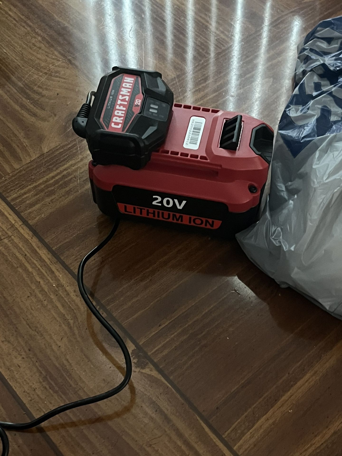 Craftsman 20 Volt Battery and Charger. 4ah Battery