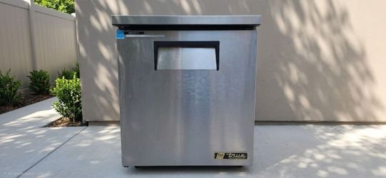 True Refrigerator, Undercounter Refrigerator  width 27.5  (Negotiatable Price!)