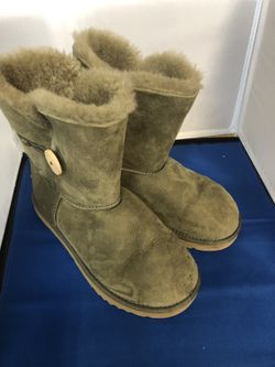 UGG Short Suede Boots