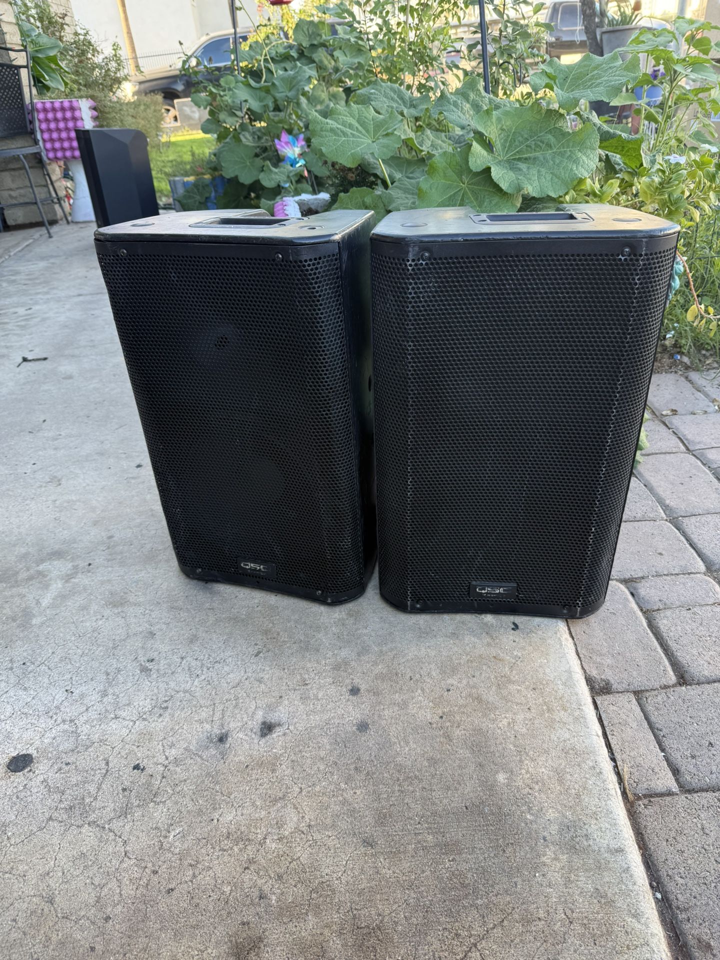 QSC K10 Powered Speakers $1000 Firm