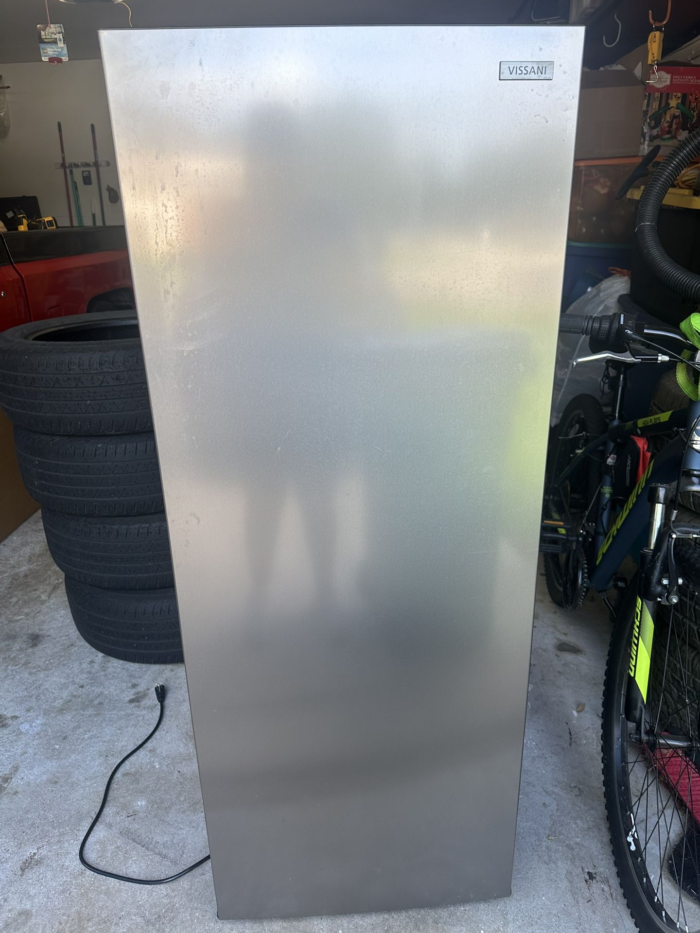 New Vissani Vertical Freezer For Part Only