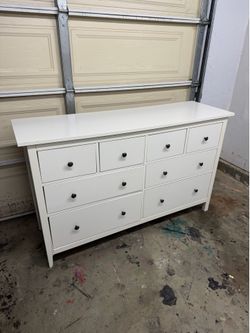 Ikea Hemnes White Dresser 8 drawers