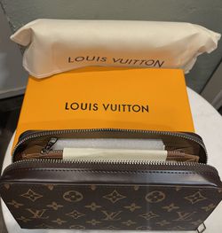 Louis Vuitton Large Wallet for Sale in Scottsdale, AZ - OfferUp