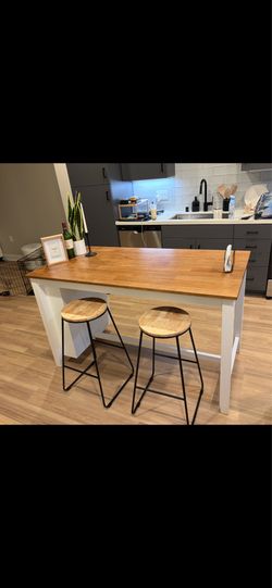 Dining table with Shelves