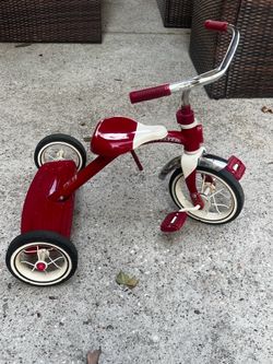 Radio Flyer retro tricycle