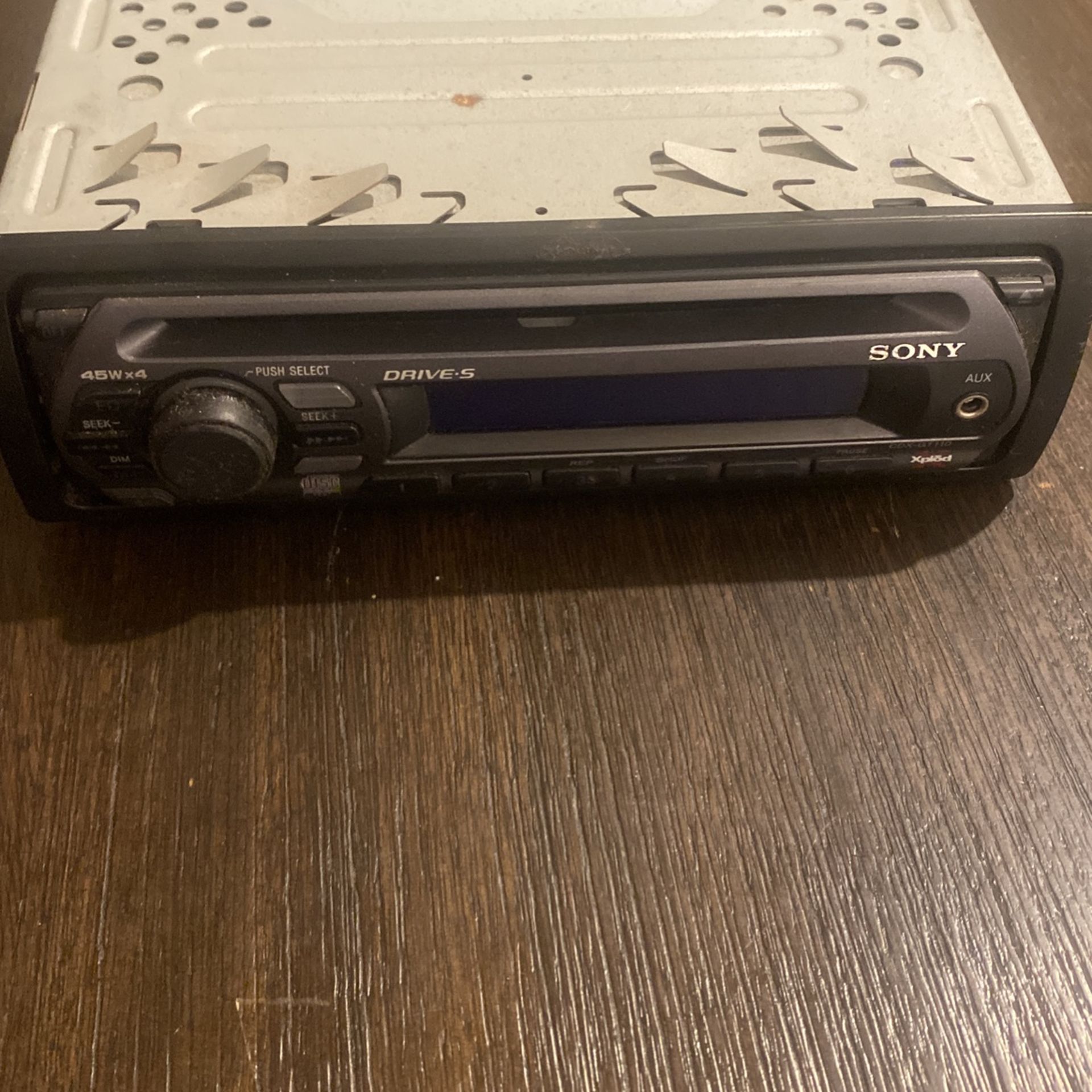 SONY XPLOD CDX-GT110 CAR STEREO CD PLAYER