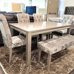 Dining Table Set. 🚚WE DELIVER🚚