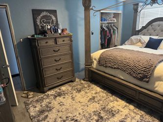 entire bed set 3 dressers and bed frame