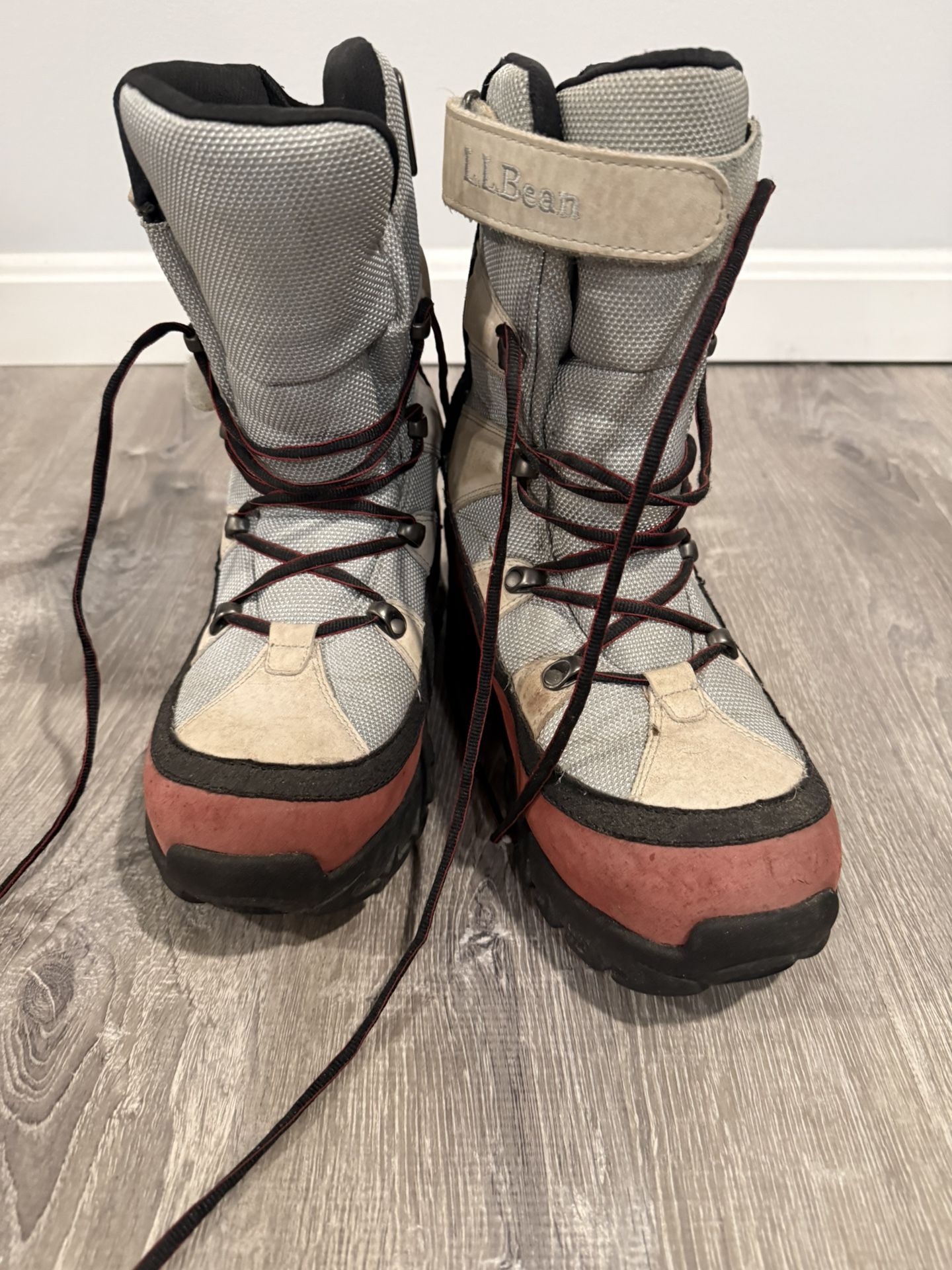 LL Bean Women’s 8 Heavy Duty Snowboot