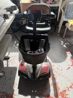 Electric wheelchair