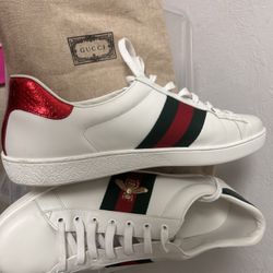 Gucci Butterfly Embroidered - Size 13 