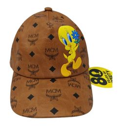 MCM
Leather hat

Looney Tunes x 100% Authentic