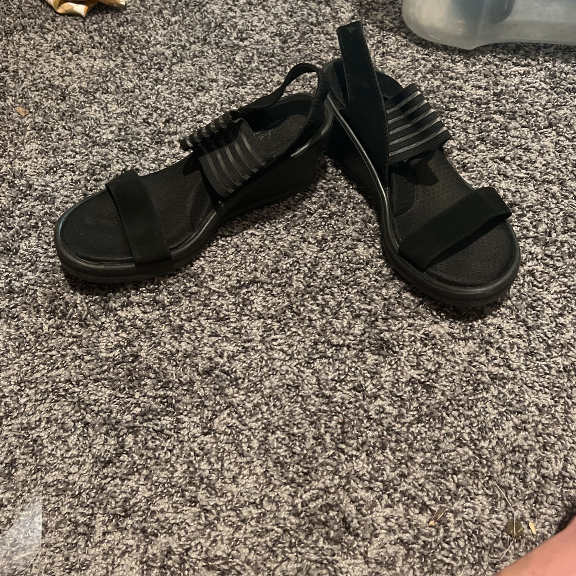 Black Wedges
