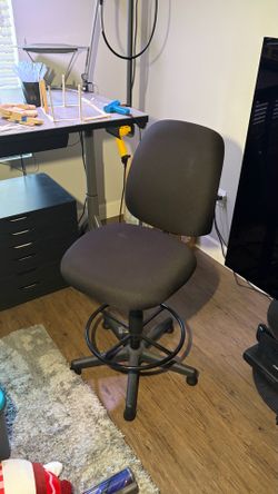 Drafting chair