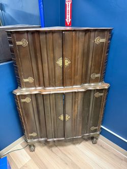 Vintage Mirrored Bar / Liquor Cabinet – $225 OBO