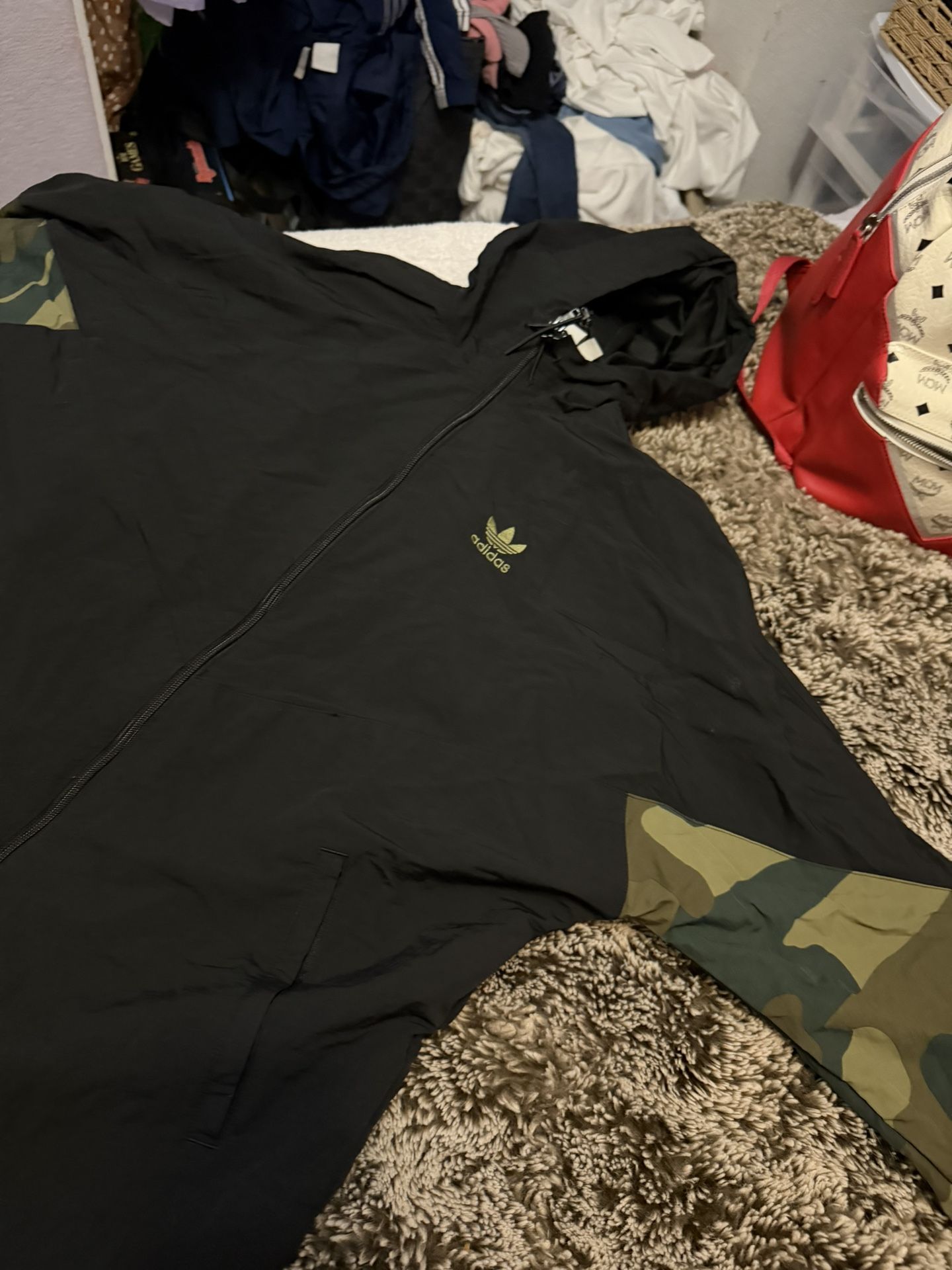 Adidas Sweater Medium Fits Like Large