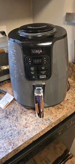 Ninja Air Fryer 4 quart - Model number AF101