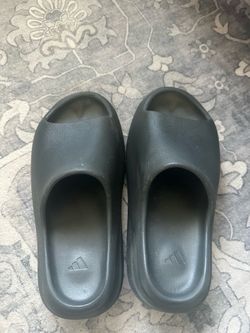 Yeezy Slides Grey size 9