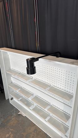 Eight- 16” arm clamp lights