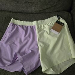 Brand New Northface Shorts Size Large 