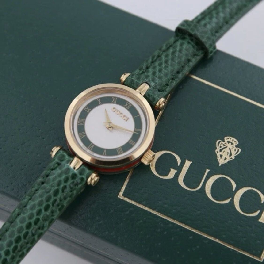 Vintage Gucci Women’s Watch – Green Dial, Swiss Made, Crocodile Leather / W Box