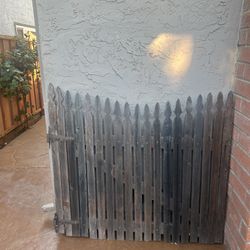 Side Gate 