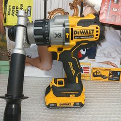 NEW DEWALT 20V XR 1/2 HAMMER DRILL AND BATTERY 