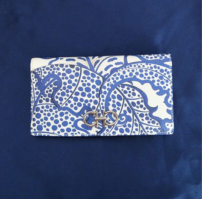 NEW Ferragamo Gancini Continental Wallet