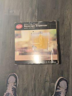 Beverage Dispenser With Infuser