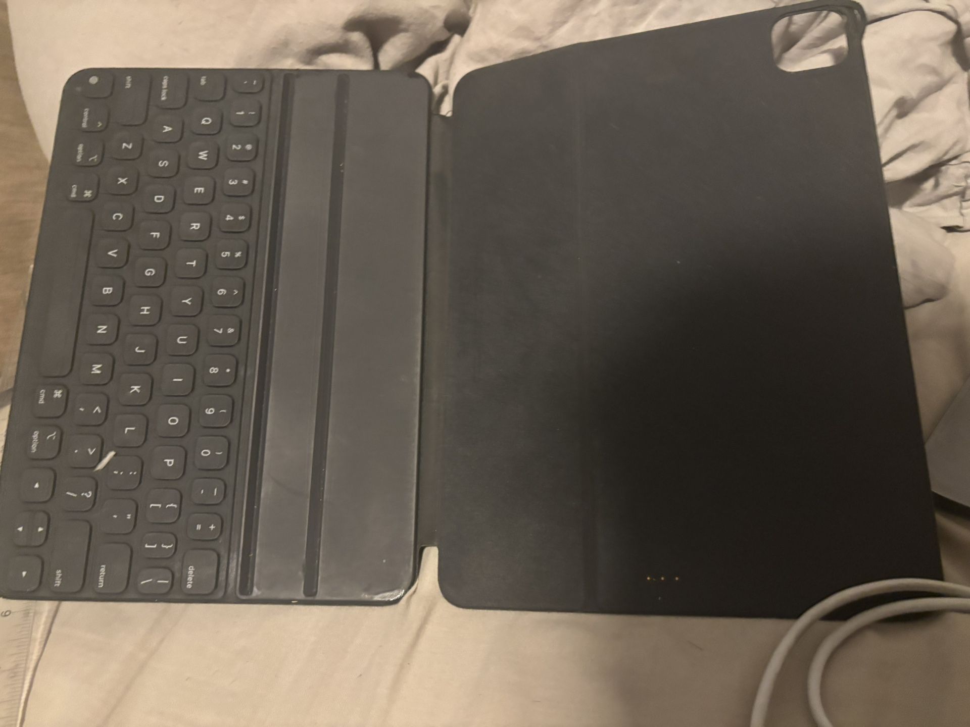 iPad Air Magic Apple Keyboard Case