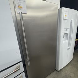 Fightaire Professional 19 Cu. Ft. Single Door Refrigerator