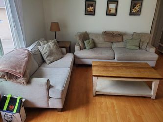 FREE COUCHES