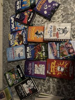 Set Of Diary Of A Wimpy Kid/ Dogman
