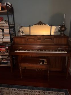 🎹 Piano and Bench for Sale – $100 OBO