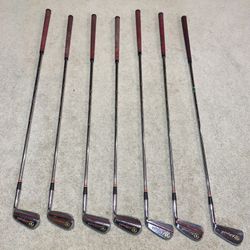 Spalding - GOLF CLUBS (7) - Iron Set and BAG