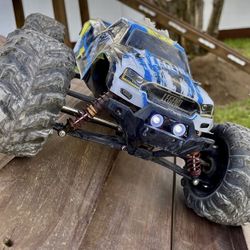 Brand New Extremely Big 1:10 Scale LAEGENDARY Monster Truck Goes Very Fast