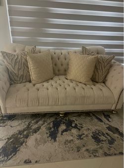250$ couch
