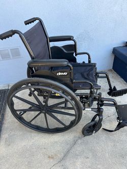 Drive Medical Wheelchair with Footrests