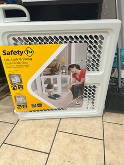 Saftey first baby gate
